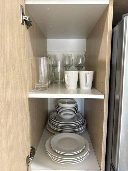 Immaculate 3 Bd 2 Bth Apartment -Free Carpark & Pool 오클랜드 외부 사진