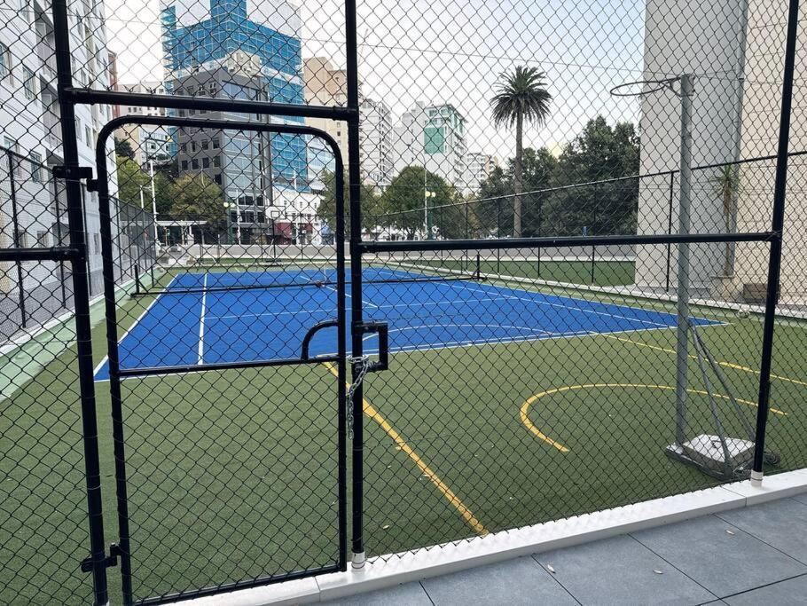Immaculate 3 Bd 2 Bth Apartment -Free Carpark & Pool 오클랜드 외부 사진